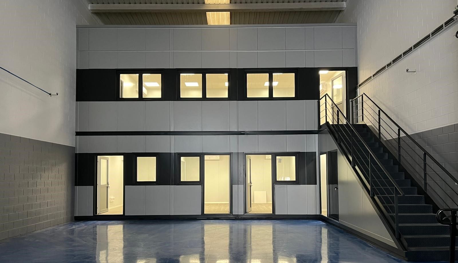 Oficinas modulares para naves